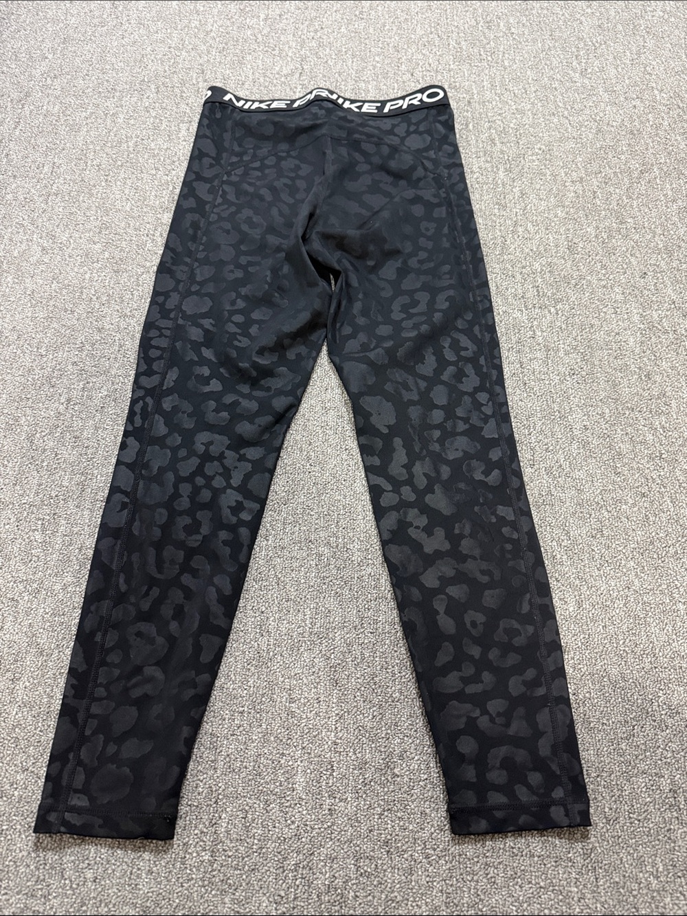 Nike Pro Black Leopard-Print Leggings size medium - Picture 3 of 5